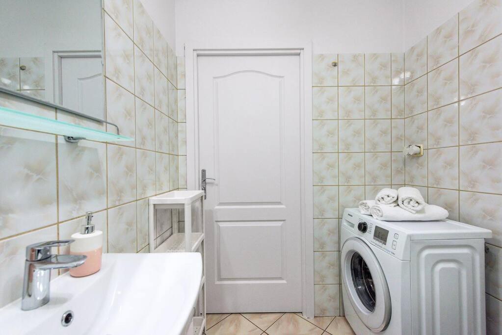 Ap. Olimpia 1 Pok. 2 Osoby, Downtown, Free Parking Apartment Krakau